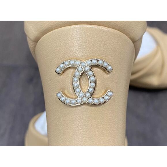 CHANEL BEIGE LEATHER PEARL CC LOGO HEELS SANDALS SHOES Size 38.5 new w/box - Picture 6 of 15